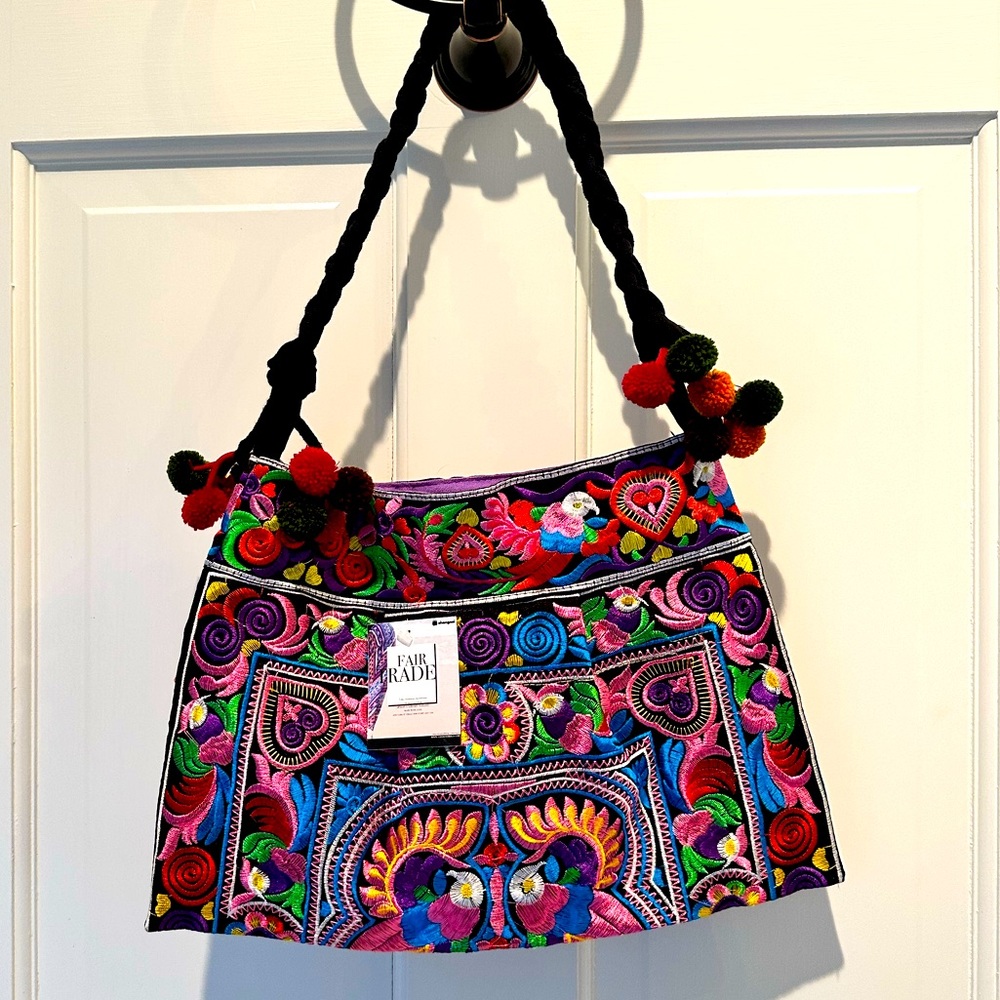 🌷SALE 3/$21🌷 Fair Trade Embroidered Tribal Purse NWT